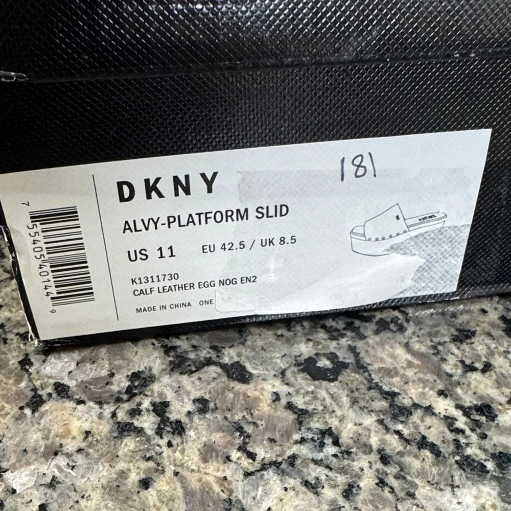 DKNY Alvy Cream White Platform Slide Sandals with Stud Accents NEW 11